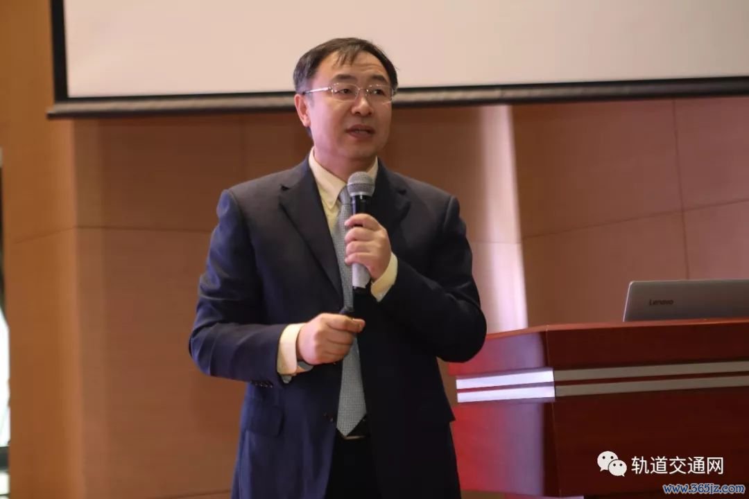 如何通过token应用参与各类线上活动与研讨会，
<a href="https://www.imtokett.com" target="_blank">token.im官方下载</a>拓宽视野并提高投资技能。_拓展视野提升_拓宽视野思路